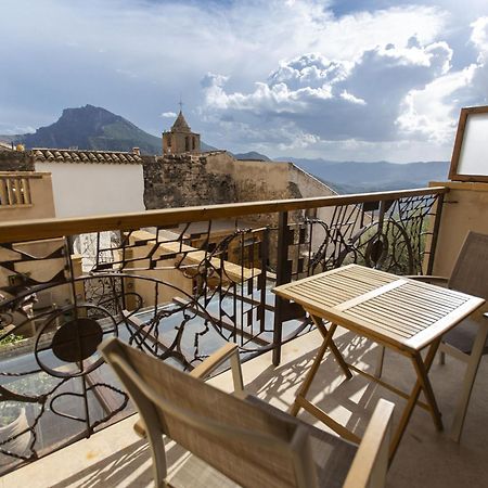Hotel Poeta Jorge Manrique سيغورا دي لا سييرا المظهر الخارجي الصورة