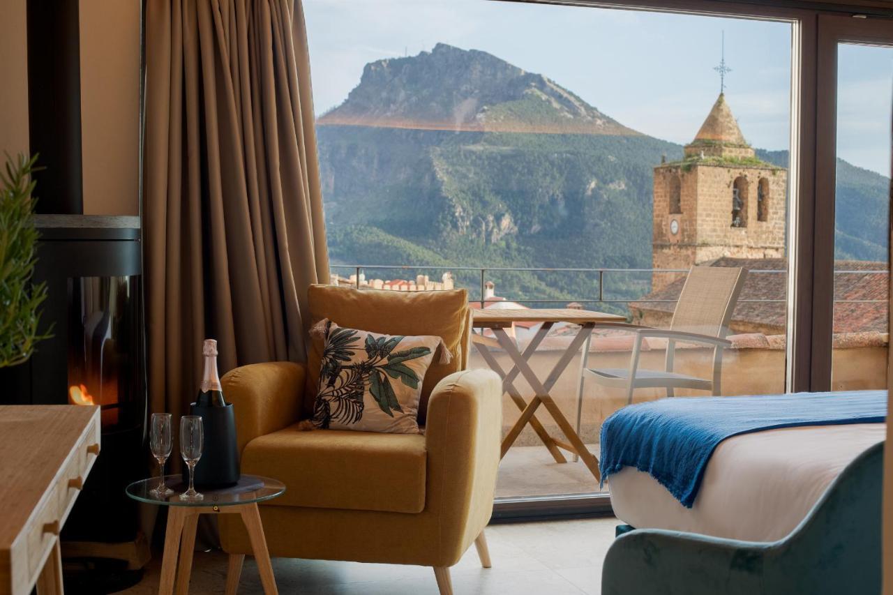 Hotel Poeta Jorge Manrique سيغورا دي لا سييرا المظهر الخارجي الصورة
